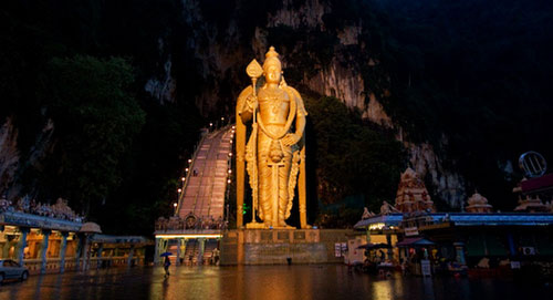 Tampak Malam Wisata Batu Caves Selangor, Malaysia
